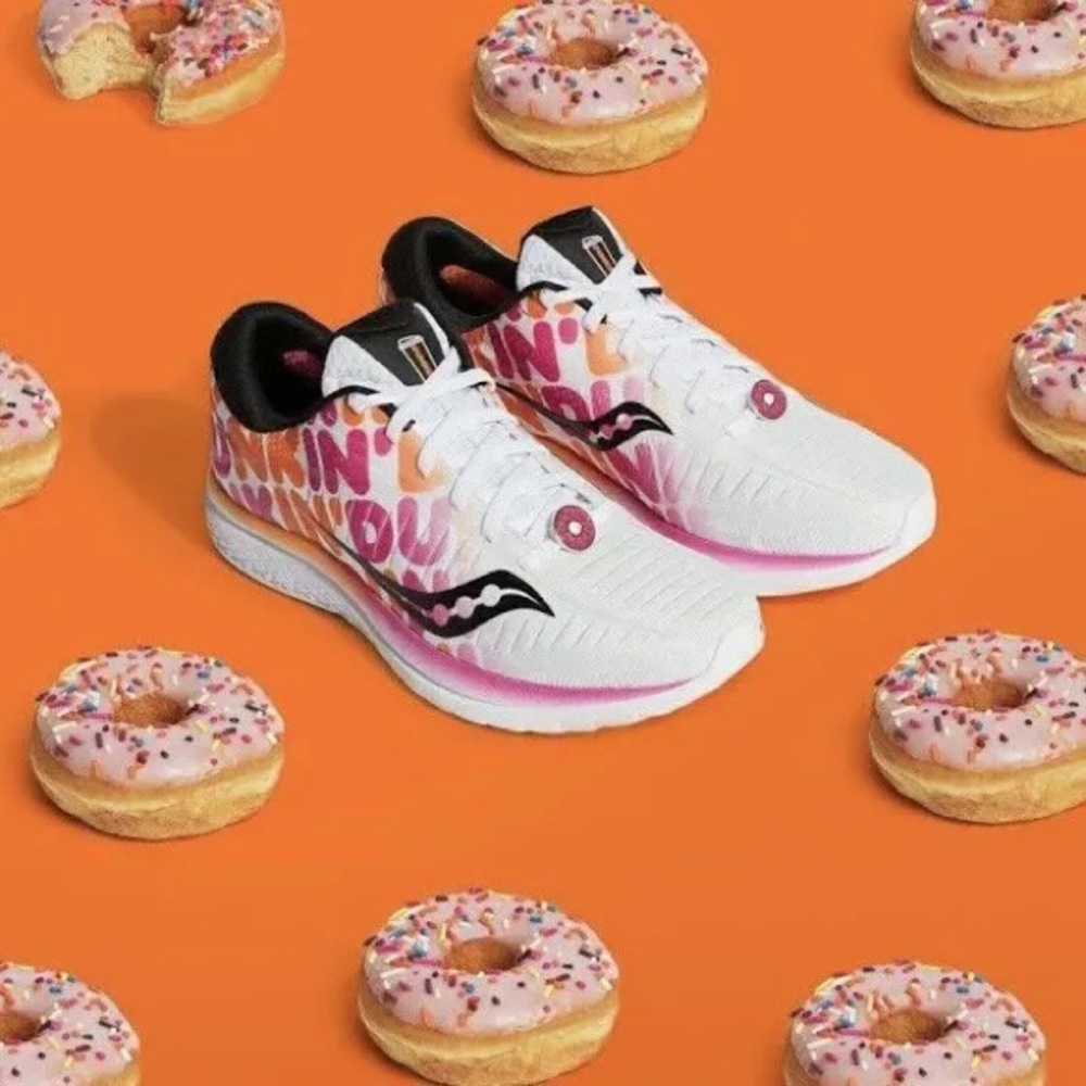 NEW Dunkin Saucony kinvara 10 2019 Boston edition size 7 men’s/ 8.5 women’s
